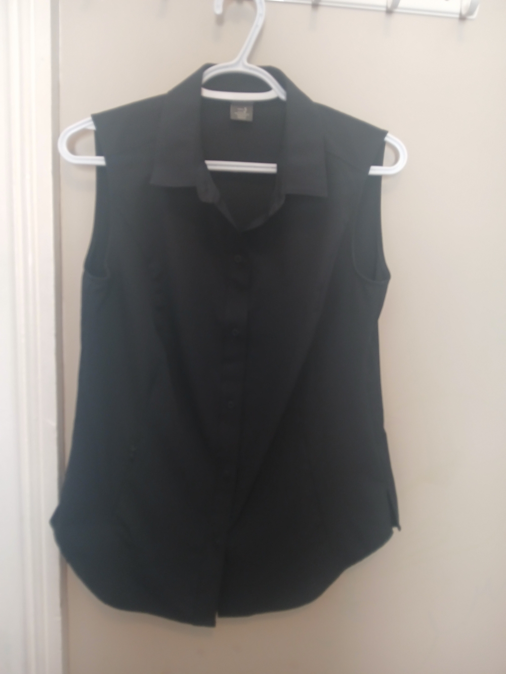 Eddie Bauer Black Sleeveless Button-Front Collared Tank